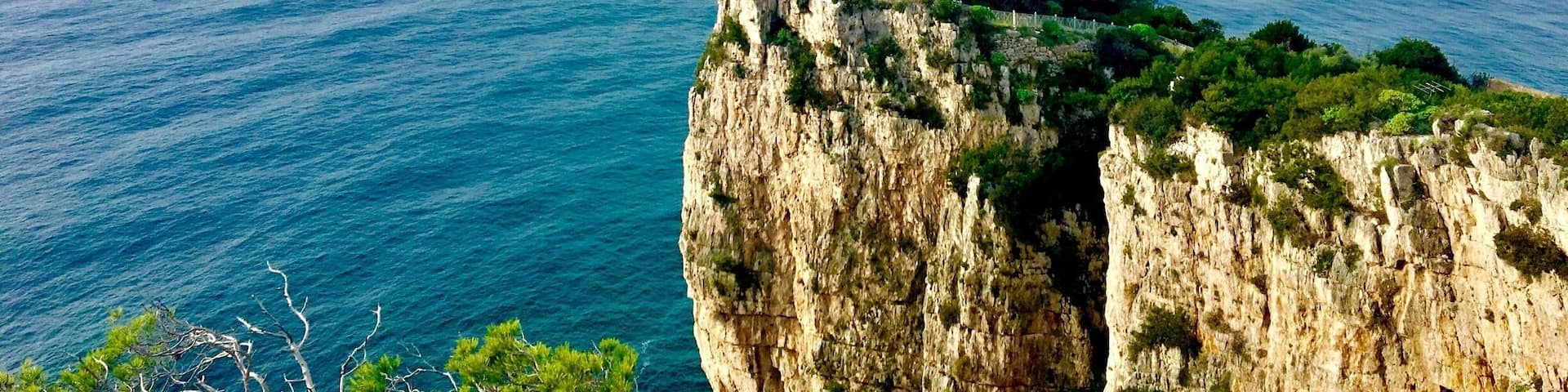This is one of my favorite hikes in Gaeta,Italy off the trail you can overlook this beautiful mountain in Gaeta and the entire Serapo beach area truly a reward once you get there. #TakeAHike