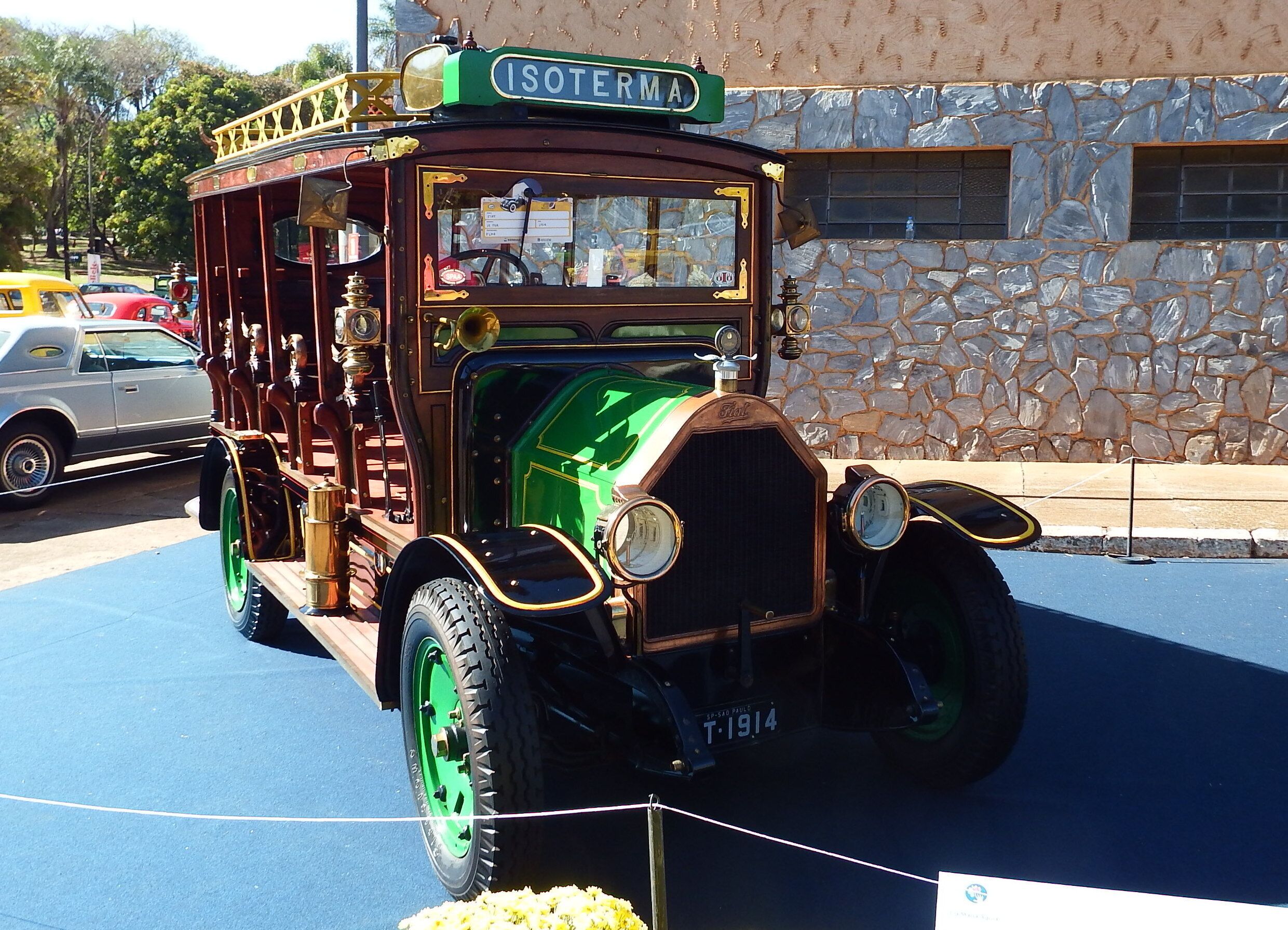 Bus from 1914, ready for the trip.
 #OnTheRoad