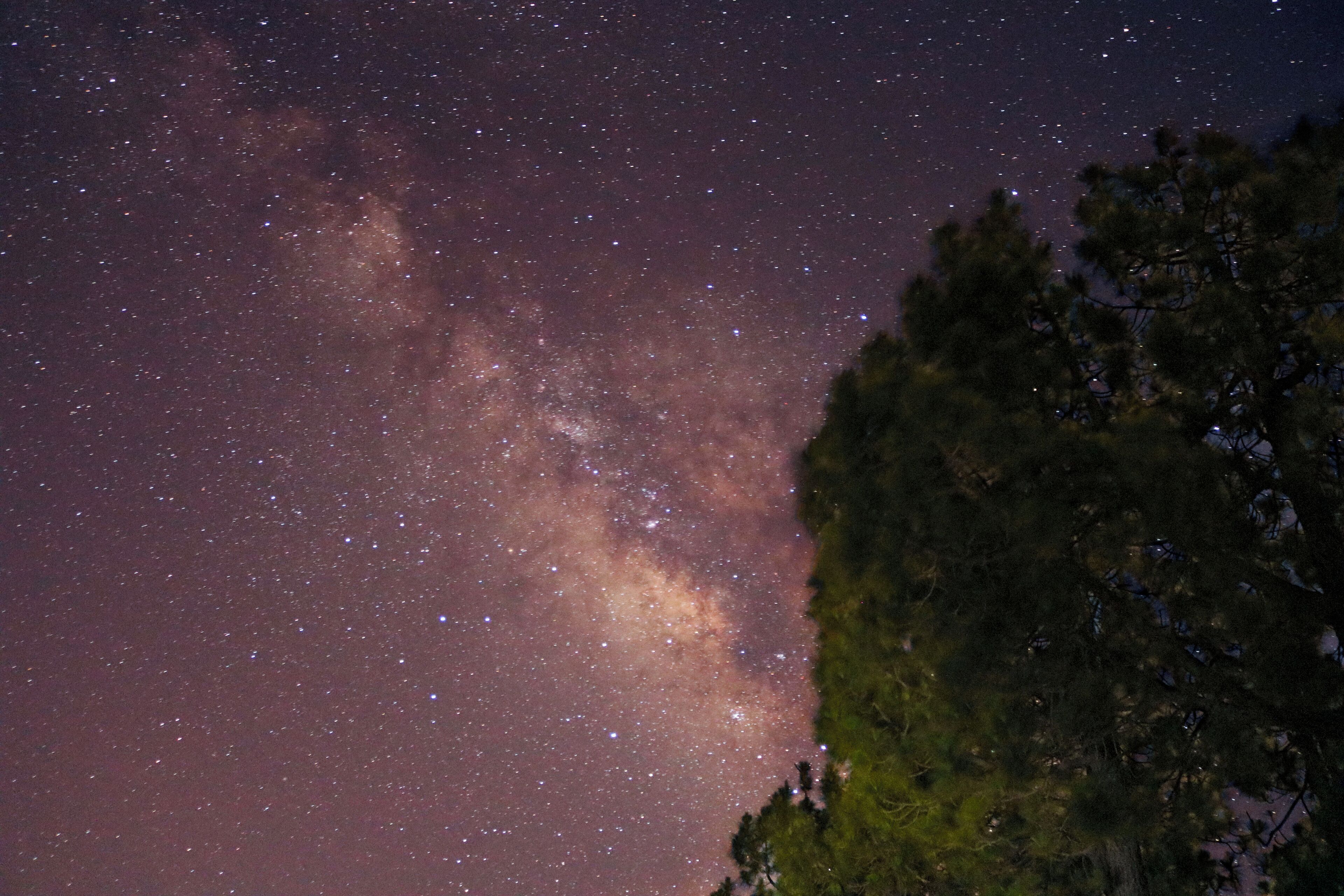 Observamos la vía Láctea desde los montes del alrededor de Chipeque.