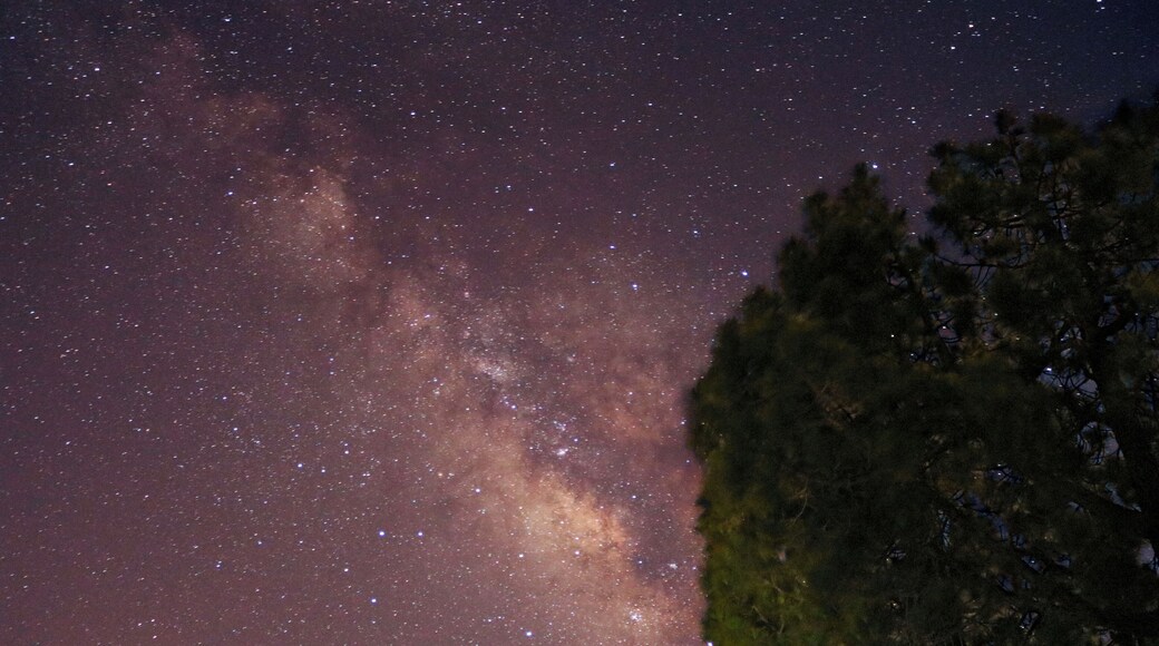 Observamos la vía Láctea desde los montes del alrededor de Chipeque.