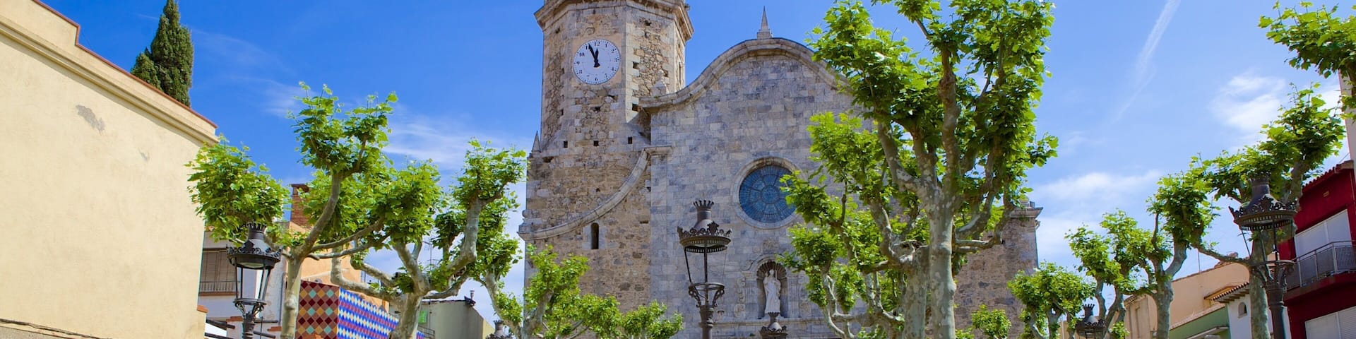 Malgrat de Mar showing a church or cathedral and heritage architecture