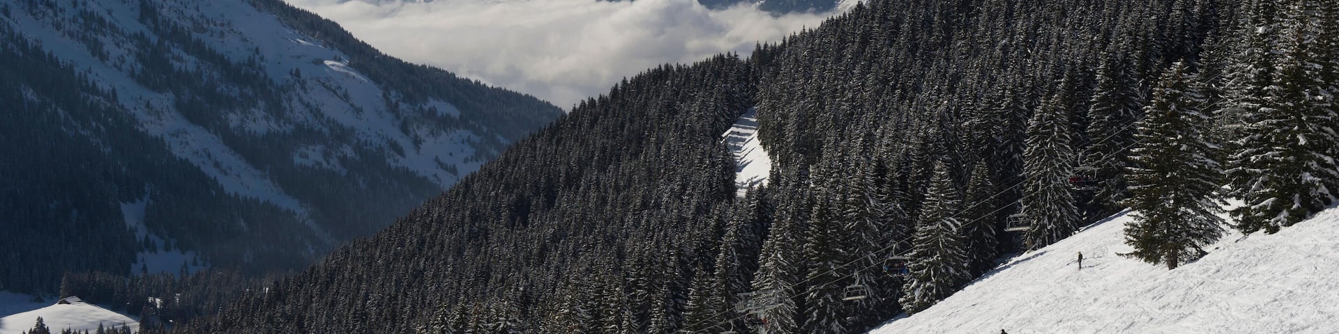 J29P0T France, Eastern France, Alps, mountain range of the Chablais, Les Carroz, ski run les Marmottes and Pointe Percee