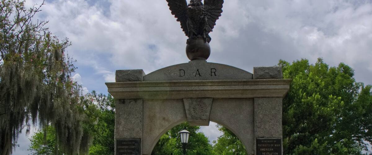 Colonial Park Cemetery One of the oldest cemetery in Savannah. One signer of the Declaration of Independence is resting here. #LikeALocal