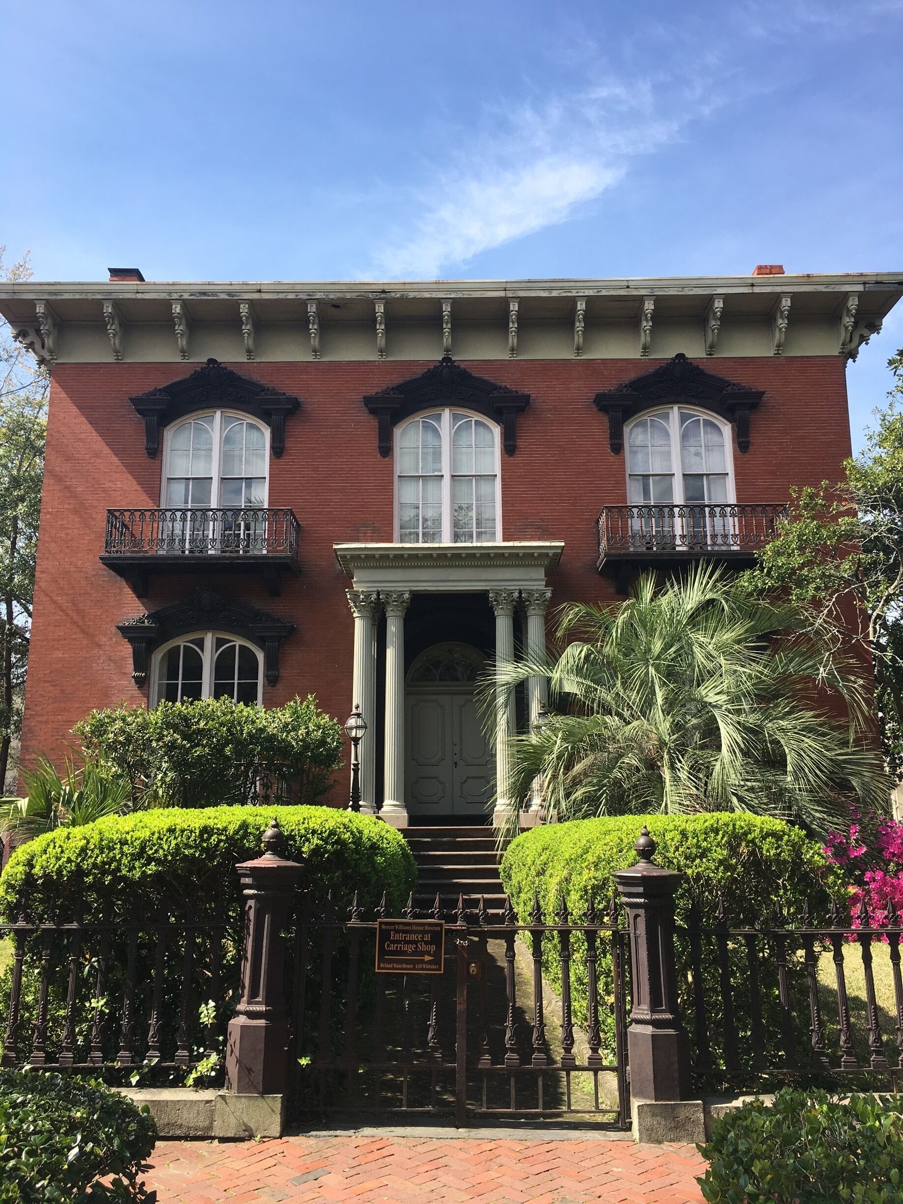 Where the guy murder his lover in "Midnight in the Garden of Good and Evil."
#StunningStructures