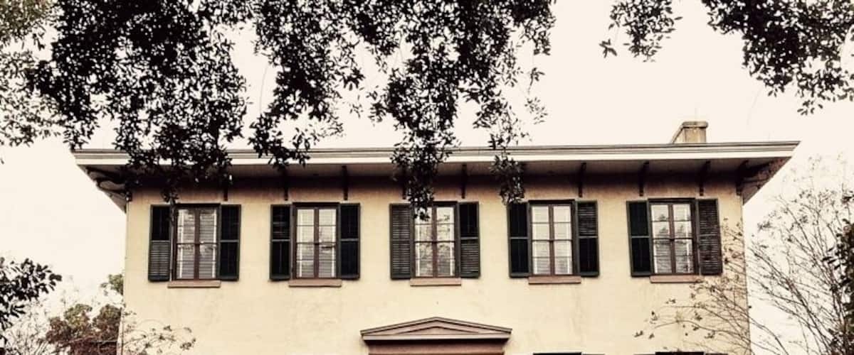 Andrew Low commissioned New York architect John Norris to design and construct his house in 1848. The house remained in the family until the death of Andrew Low's daughter-in-law, Juliette Gordon Low, founder of Girl Scouts of the USA. The carriage house adjacent to it served as the headquarters for the organization.