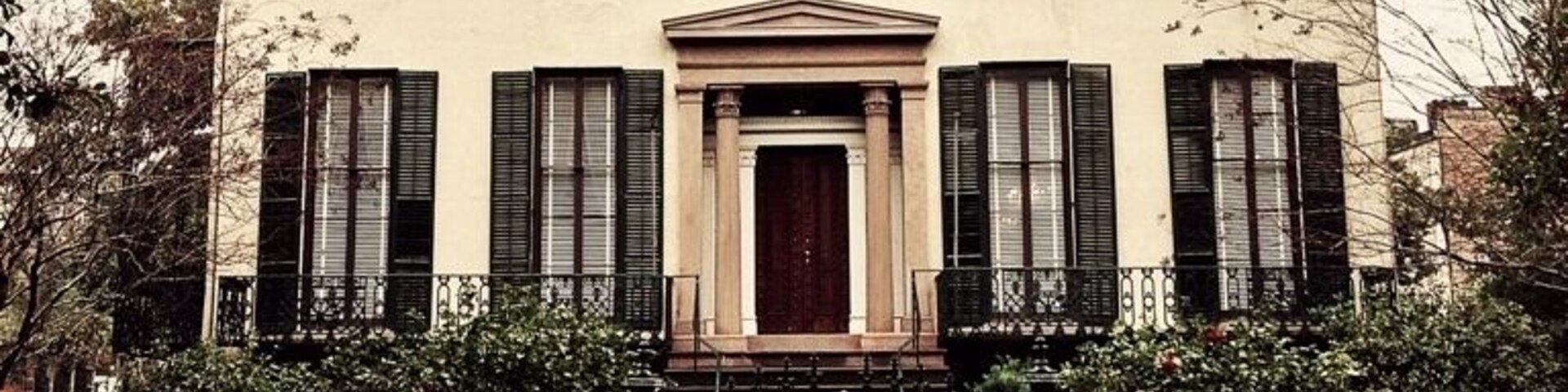 Andrew Low commissioned New York architect John Norris to design and construct his house in 1848. The house remained in the family until the death of Andrew Low's daughter-in-law, Juliette Gordon Low, founder of Girl Scouts of the USA. The carriage house adjacent to it served as the headquarters for the organization.