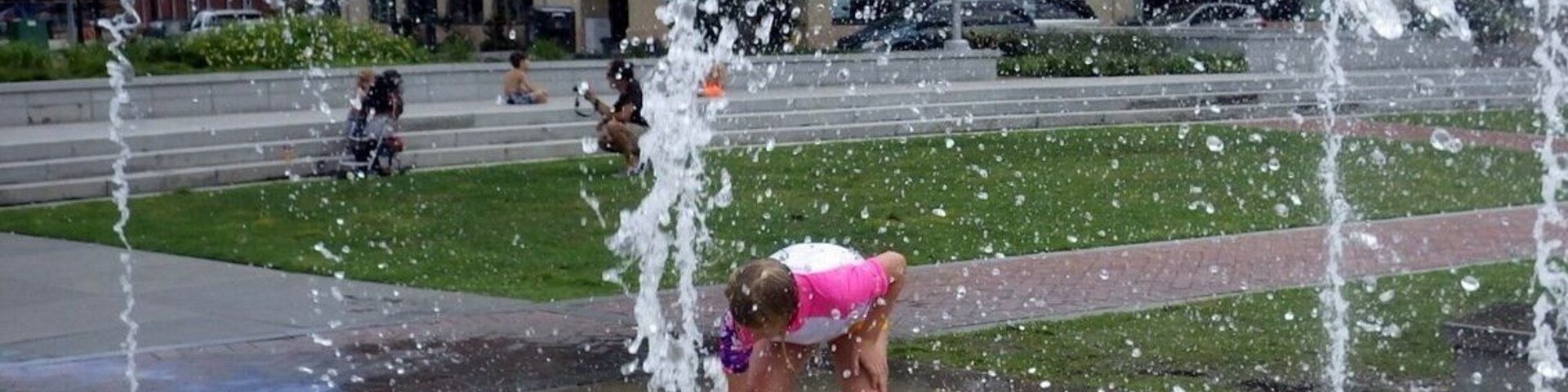 Come play in the fountain it's a very popular place to come cool down. #kidsfun