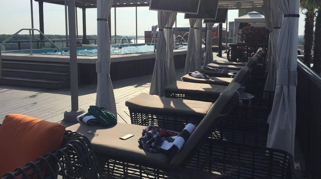 Can't say enough great things about this hotel! This is the place to stay if you are in Savannah. Great staff, that go over and beyond from valet to front desk. Beautiful amenities including fitness center and a roof top pool with an excellent view of the boats on the water. Plus it's fairly new only a few months old so none of that clammy hotel germy feel. I really enjoyed my stay here, highly recommended.