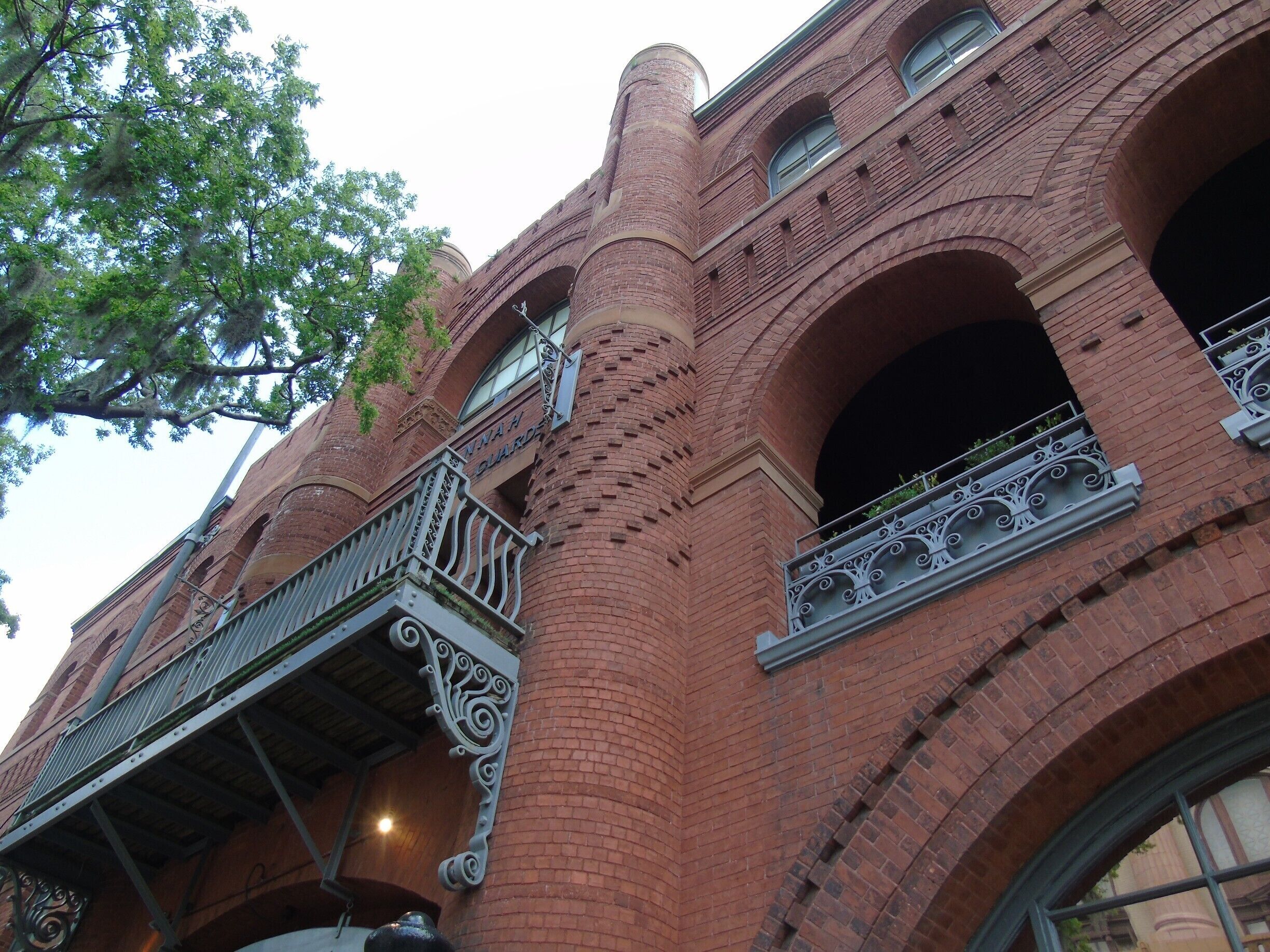 SCAD has made quite a name for itself in the city of Savannah! Beautiful buildings restored and preserved because of their commitment to keep this city pristine! #UrbanJungle