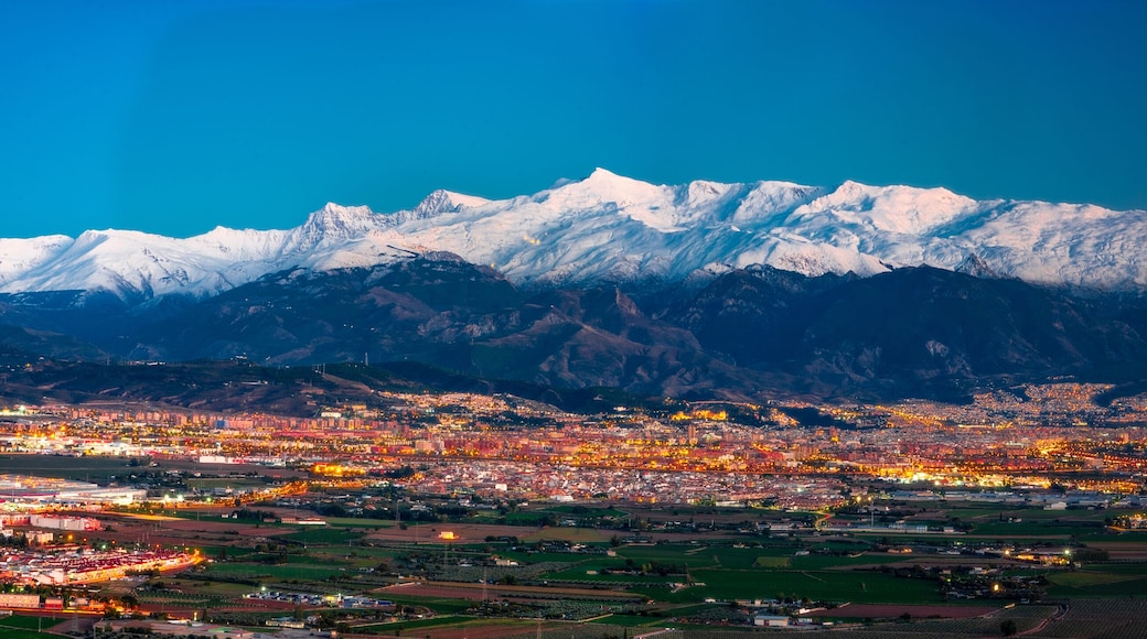 atardecer granada y sierra nevada