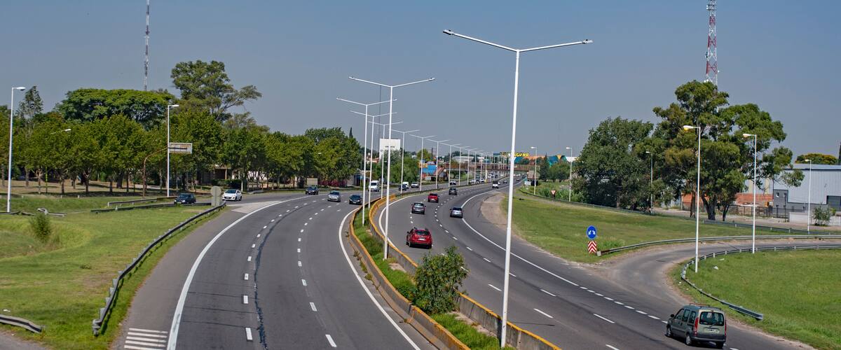 Ruta desde puente de Campana, Buenos Aires, Argentina