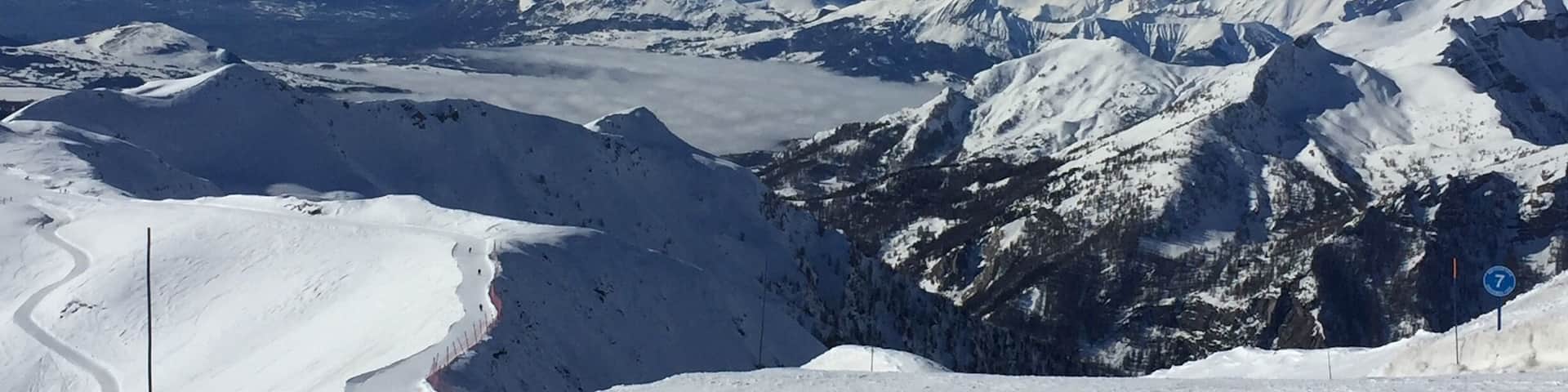 Amazing view on the cloudy valley in OrciĂšres ski resort
