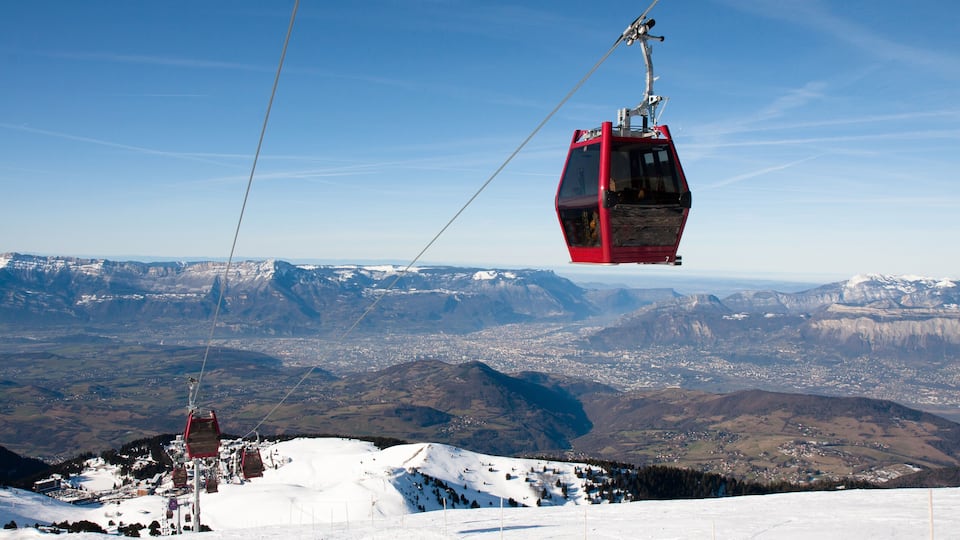Cablecars to chamrousse in view of grenoble