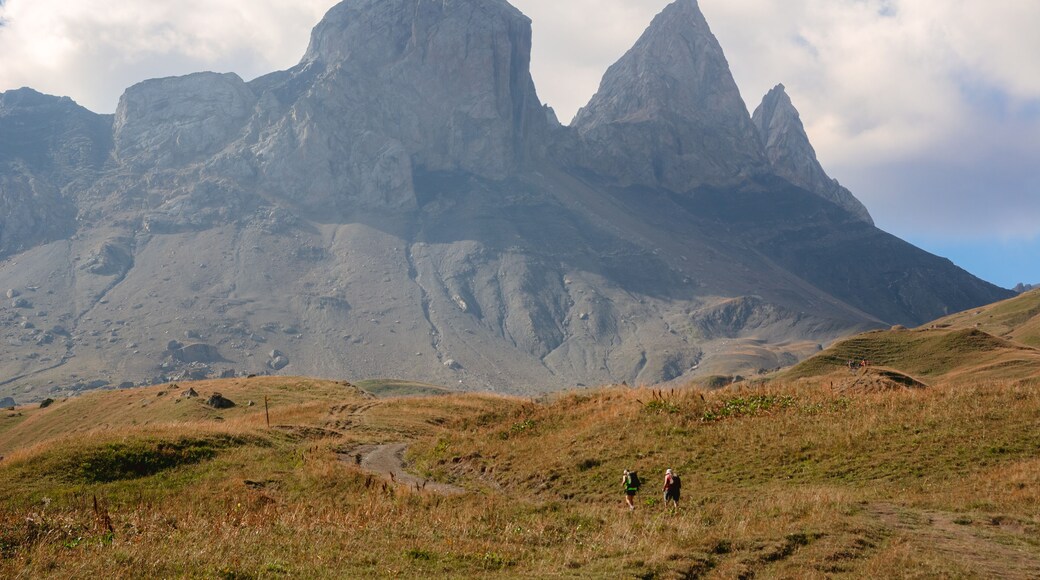 Albiez-Montrond, Les aiguilles D'arves
