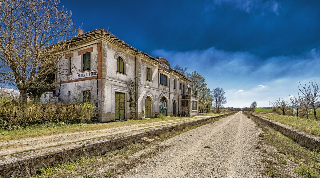 Old Train Station, Vía Verde Santander Mediterráneo Walking Path, Medina de Pomar, Las Merindades, Burgos, Castilla y León, Spain, Europe