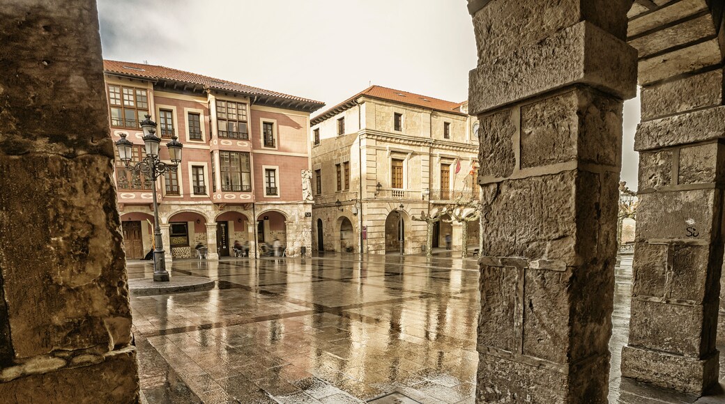 Street Scene, Traditional Architecture, Medina de Pomar, Las Merindades, Burgos, Castilla y León, Spain, Europe
