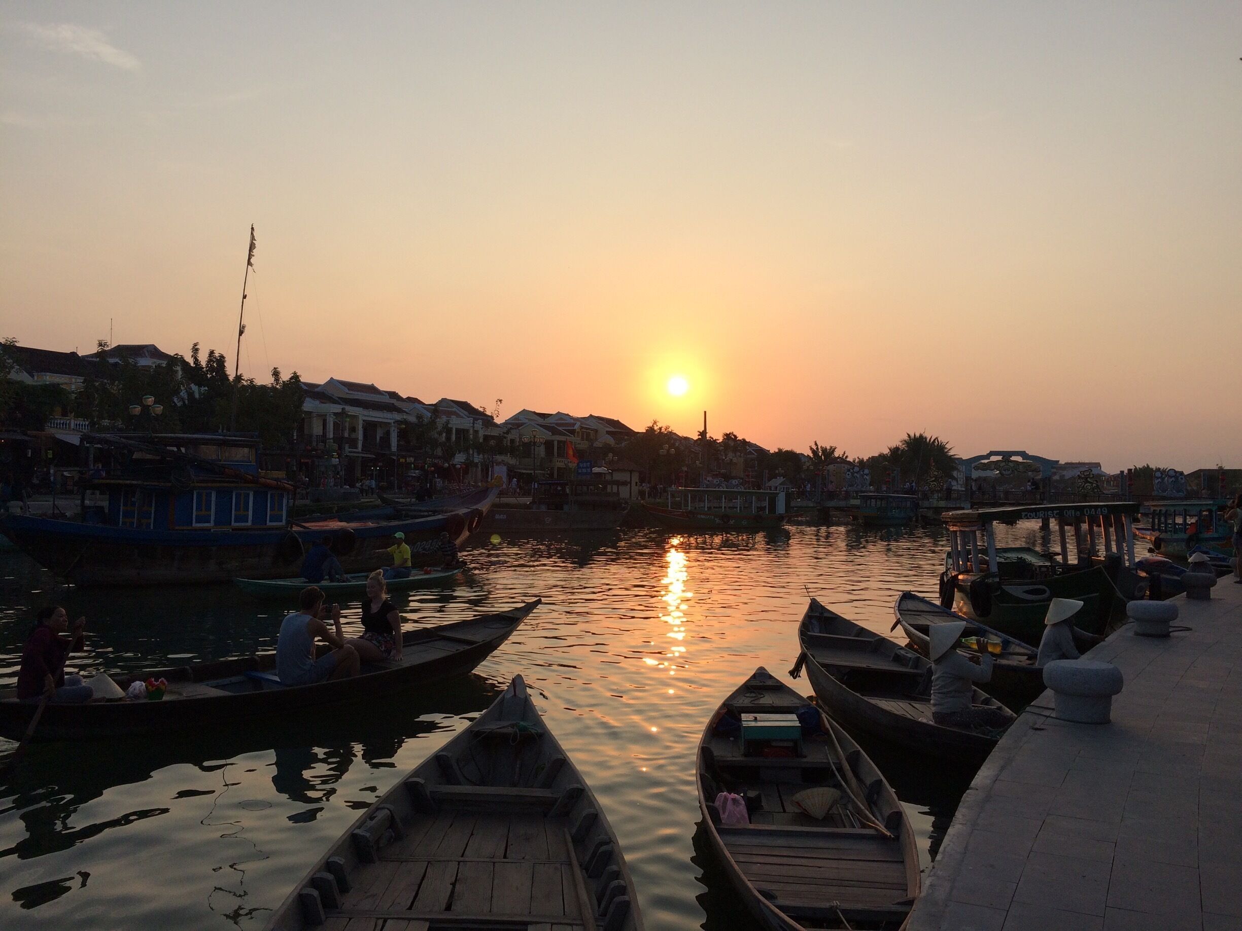 Take around the ancient town by boat 