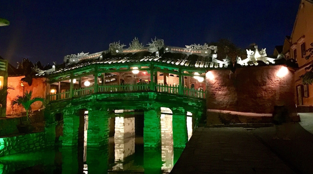 The ancient town of Hoi An is a UNESCO World Heritage Site with many well-preserved old temples and homes. Many colourful lanterns can be found there.