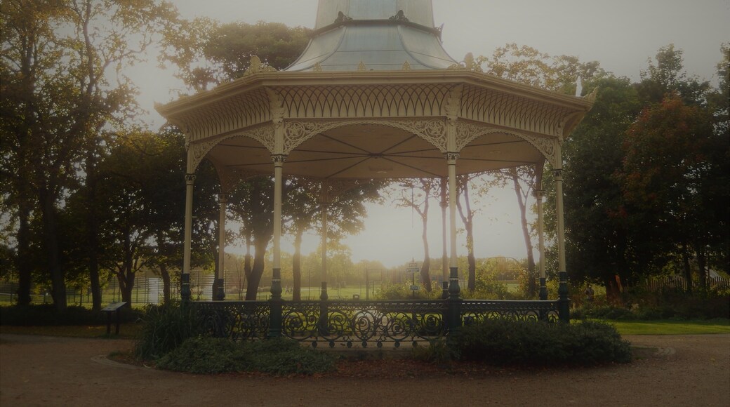 Bandstand In Exhibition Park Wikidata has entry Q26275755 with data related to this item.