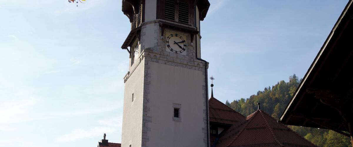 La belle église de Jaun dans le canton de Fribourg en Suisse. Photo Leica Q (28 mm) postée sans retouche.
https://www.schweizmobil.ch/fr/suisse-a-pied/services/lieux/ort-0318.html