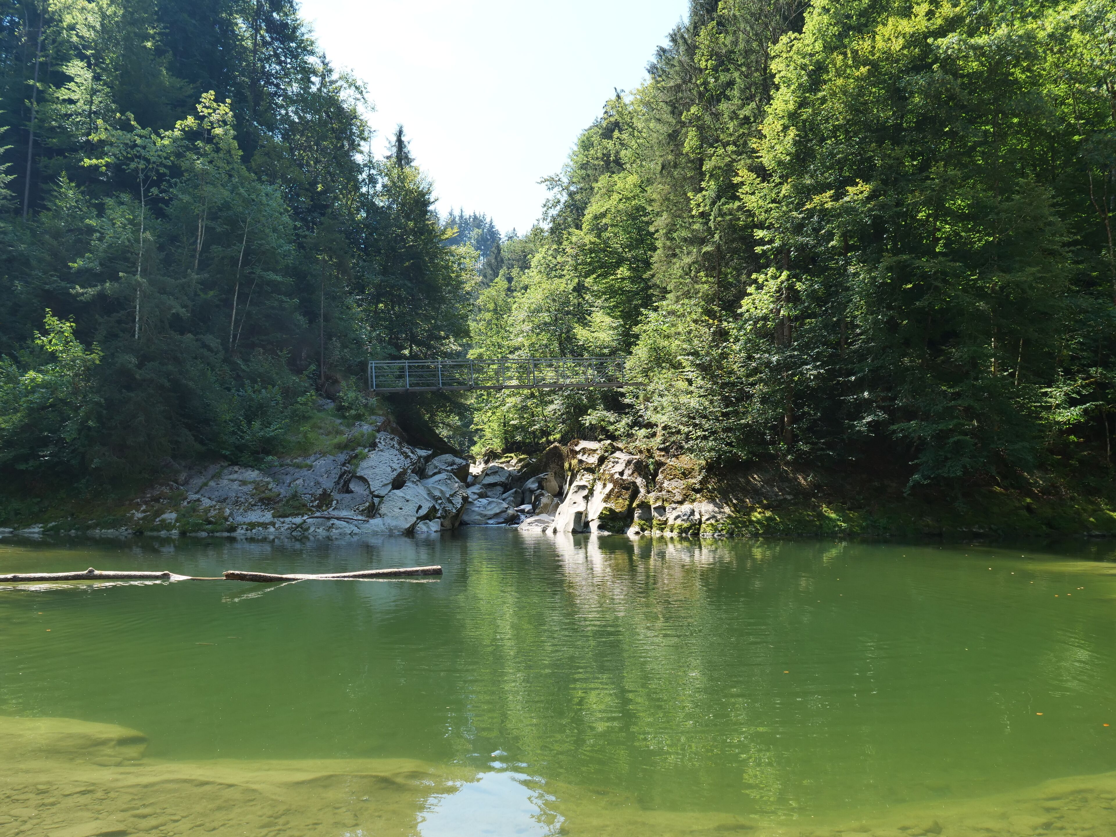 Beim Badeplatz Strom, fliessen die Sitter und der Rotbach zusammen.