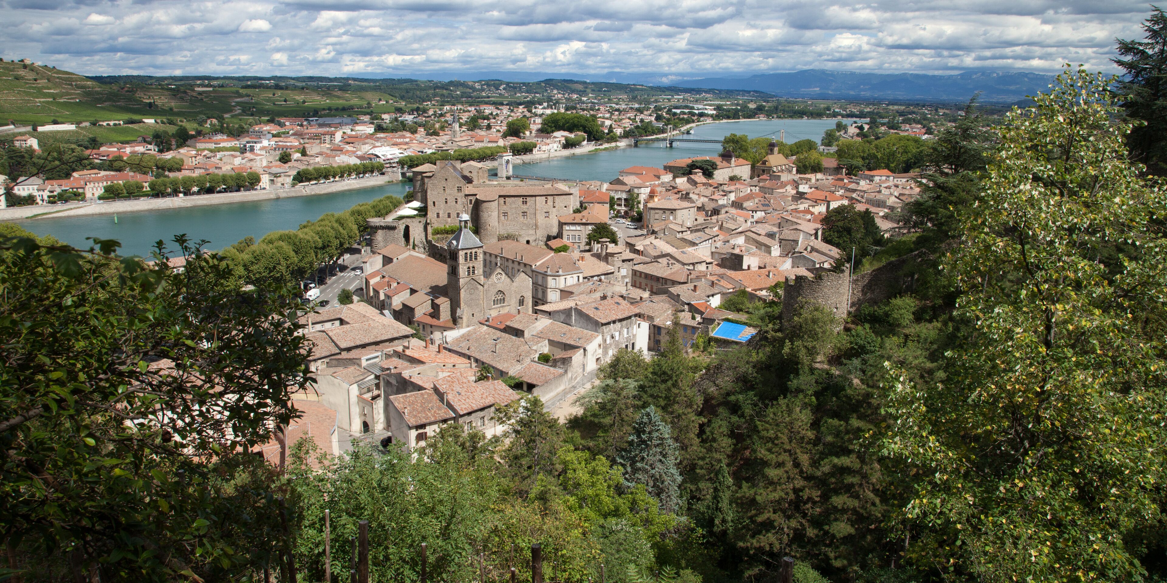 Vue générale de la ville de Tournon-sur-Rhône sous-préfecture de l'Ardèche