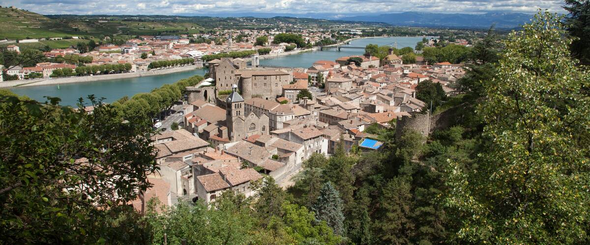 Vue générale de la ville de Tournon-sur-Rhône sous-préfecture de l'Ardèche