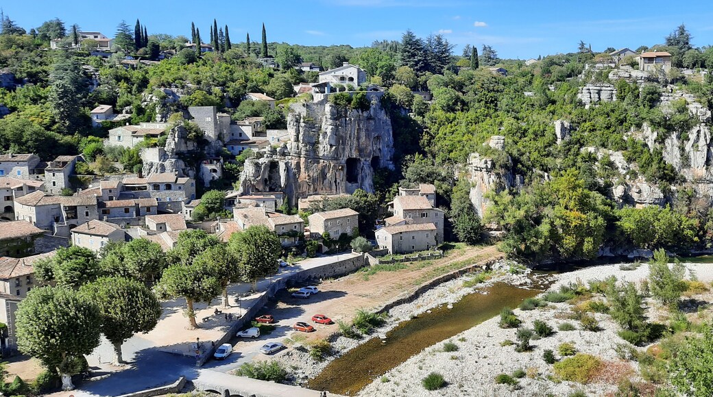 Le village de Labeaume en Ardèche en France