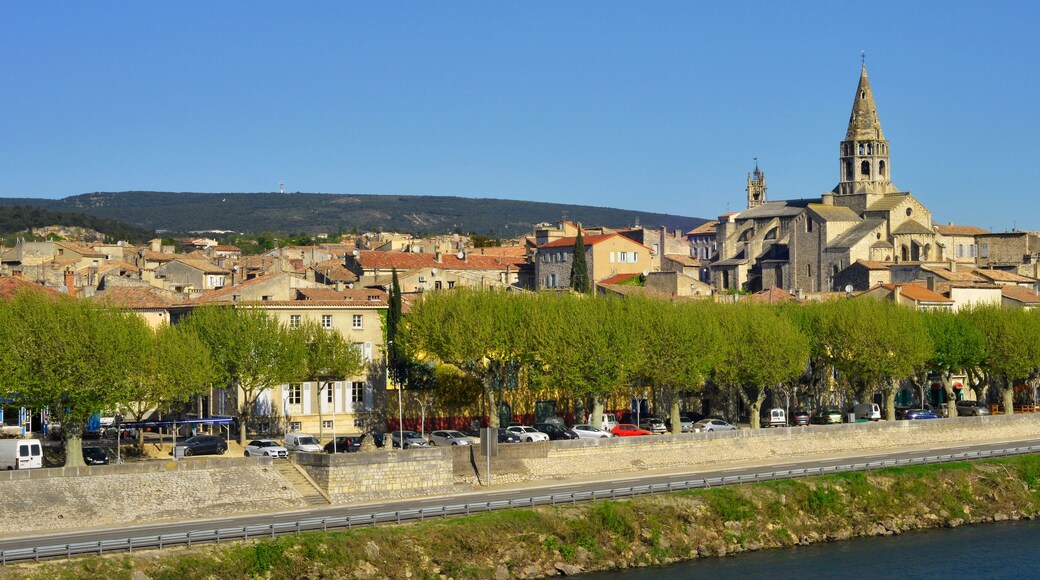 Panoramique sur Bourg-Saint-Andéol (07700), Ardèche en Auvergne-Rhône-Alpes, France