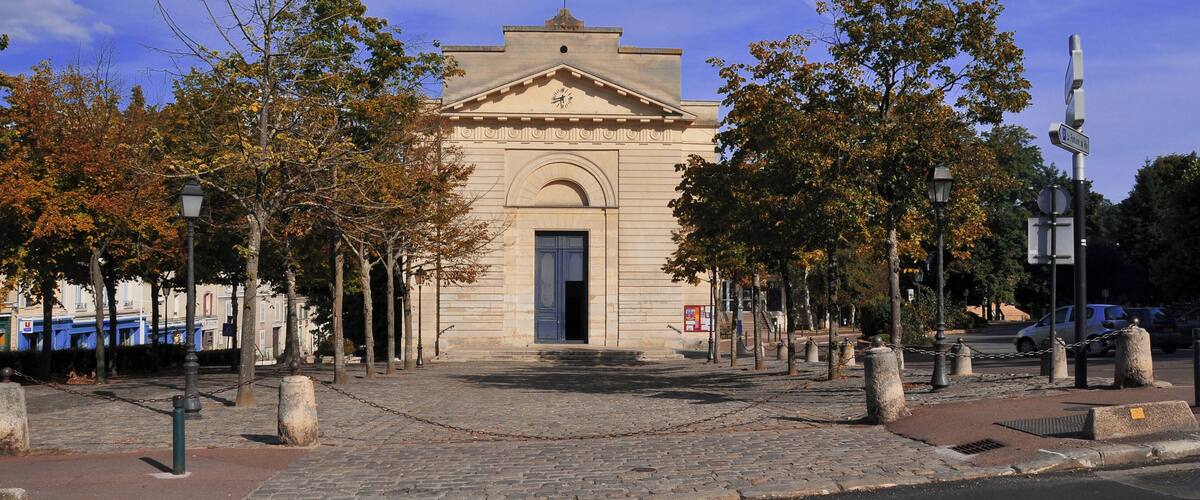This building is en partie classé, en partie inscrit au titre des Monuments Historiques. It is indexed in the Base Mérimée, a database of architectural heritage maintained by the French Ministry of Culture, under the reference PA00088162 .