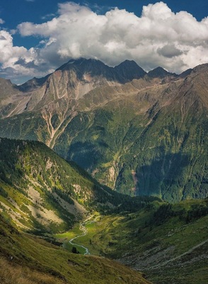 August 2017
Falbesoner Ochsenalm, Stubai Alps, Austria
Stubai Alps belong to the Central Alps and are quite near from Innsbruck. The picture was taken on route from Franz-Senn hut to Neue Regensburger hut. The meadow below is called Falbesoner Ochsenalm (1.822 m alt.). It is on the way down to Falbeson village in the valley of Unterbergtal which is basically the main valley of the whole Stubaital. Just over the valley the Habicht peak is rising with its impressive 3.277 meters.