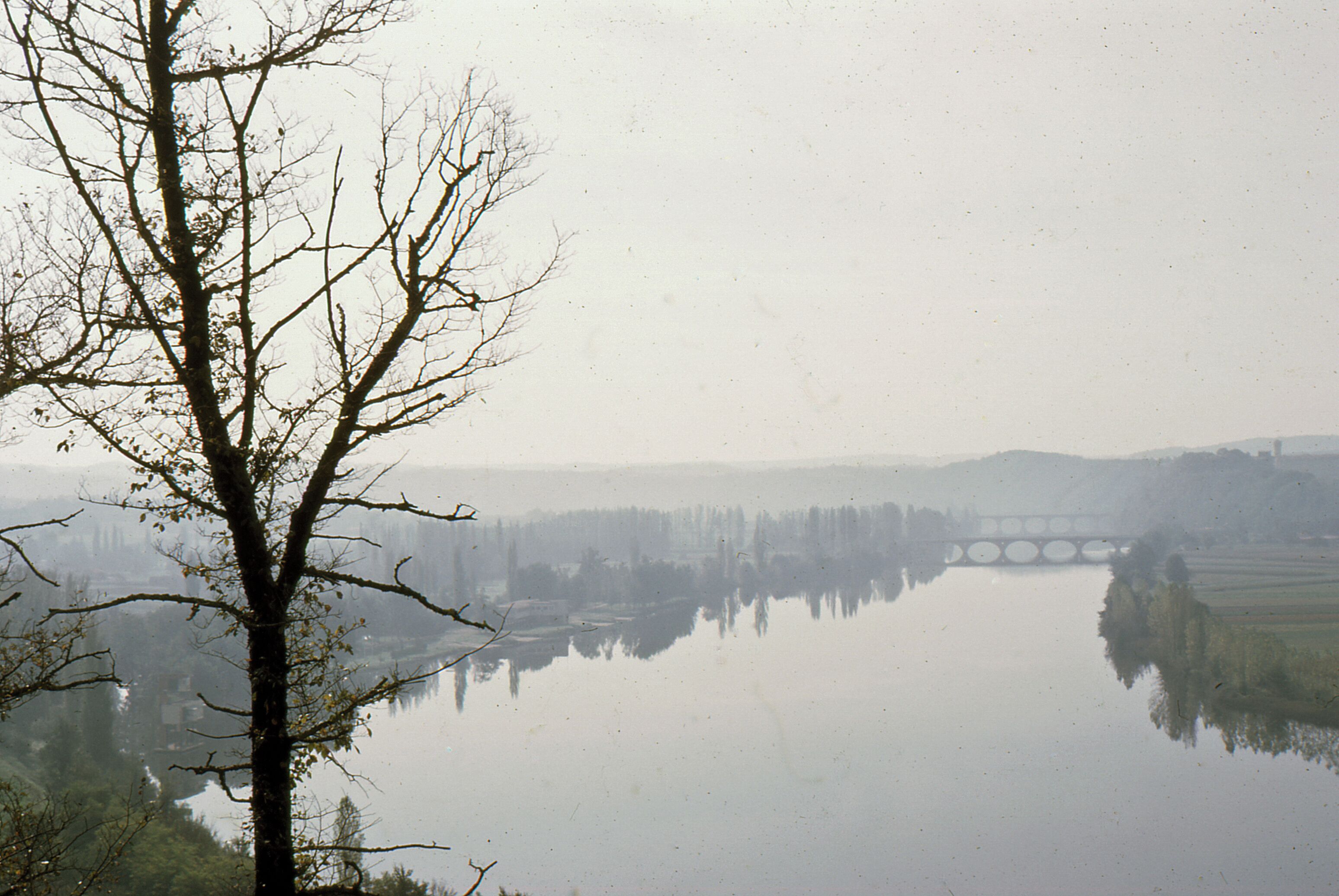 English: The Dordogne, view from the [[: :Meander|Cingle Limeuil]] towards Trémolat.