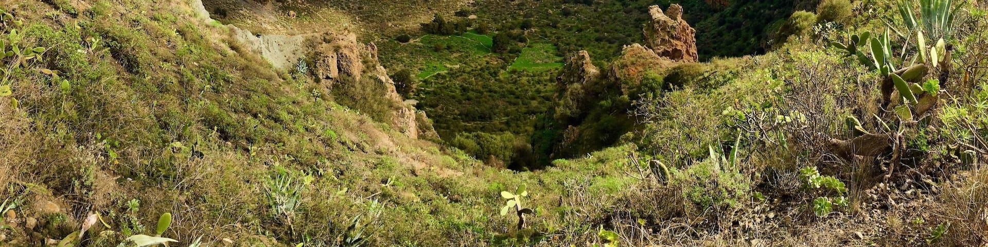 A lovely hike, but be prepared to spend a lot of time knocking tiny volcanic rocks out of your shoes.