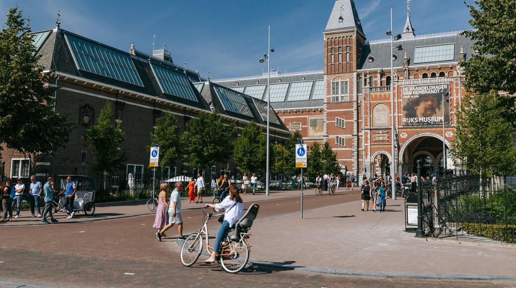 Rijksmuseum featuring street scenes