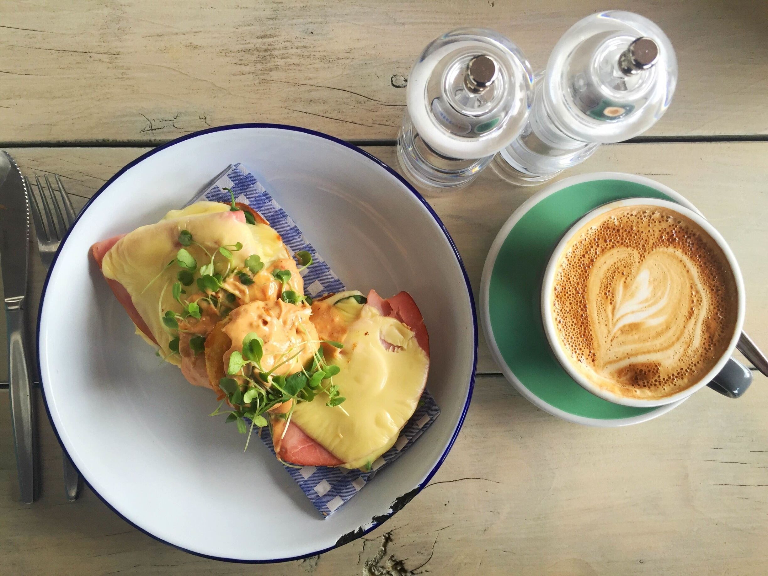 There's a reason this cafe is always busy! The dukka crusted poach egg is an absolute masterstroke.

www.cheskiesgaplife.com