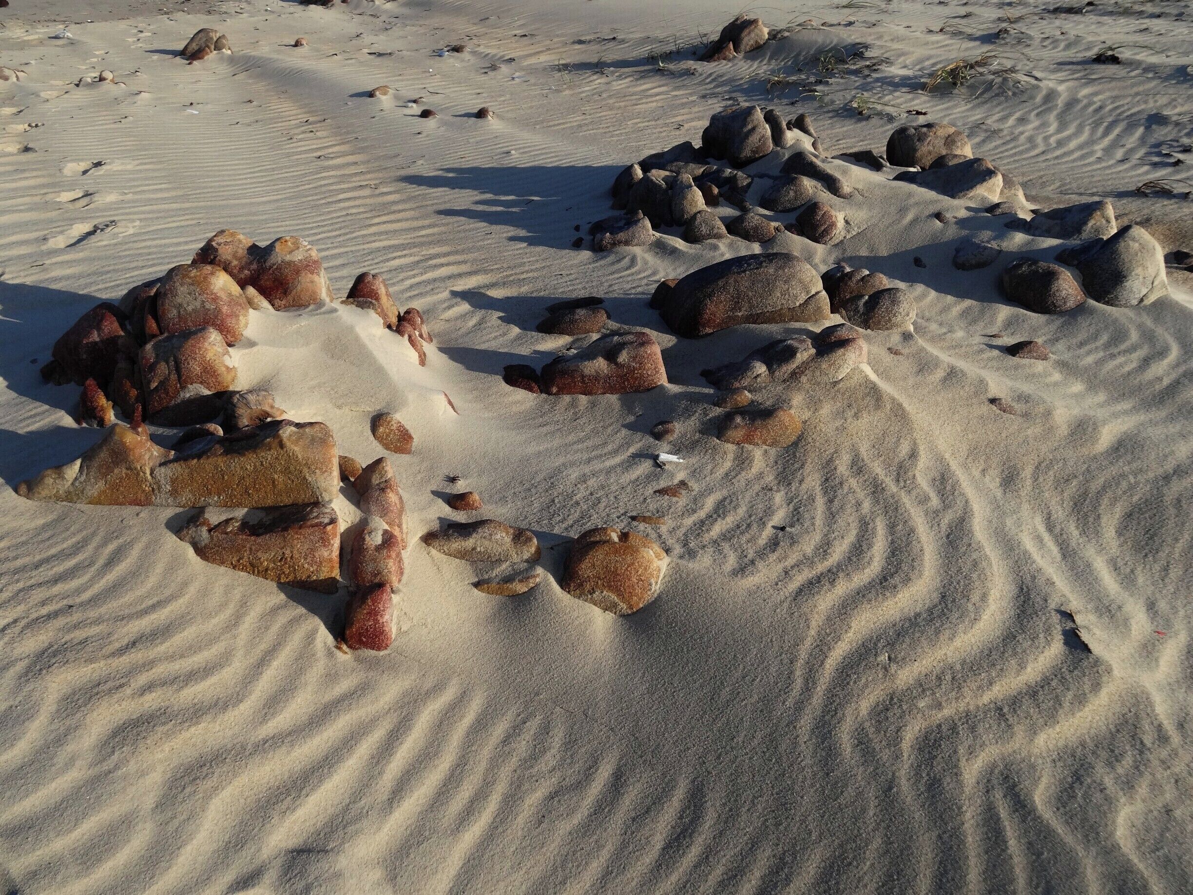 #Aquiraz #Beach
Walking on the beach

Ondas de areia - Praia de Aquiraz.
Passeios pela praia no final do dia são sempre inspiradores. 