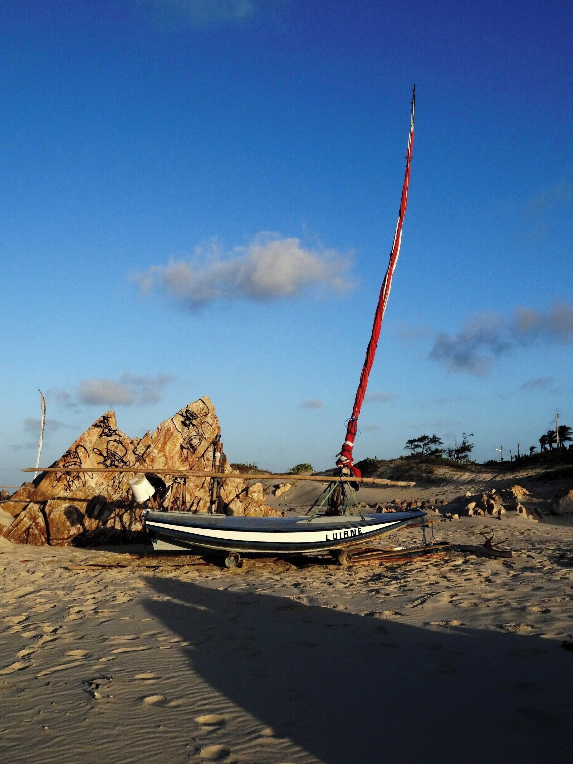 #Aquiraz #Beach
Walking on the beach
Jangada na Praia de Aquiraz.
Passeios pela praia no final do dia são sempre inspiradores.