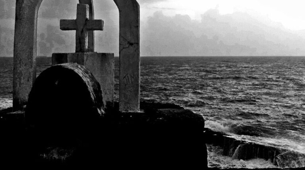 Awesome viewpoint to the Arabian sea.