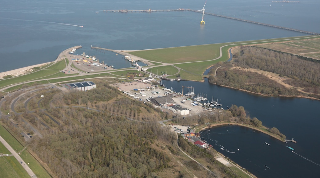 Fotoflug von Nordholz-Spieka nach Oldenburg und Papenburg This photo was taken by Alchemist-hp. If you use one of my photos, an email (account needed) or a message or direct to: my email account would be greatly appreciated. Please note the license terms. Other licensing terms can get discussed, too. This file is copyrighted and has been released under a license which is incompatible with Facebook's licensing terms. It is not permitted to upload this file to Facebook.