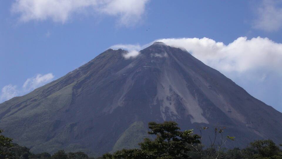 Caption---- Arenal Volcano in Costa RIca
