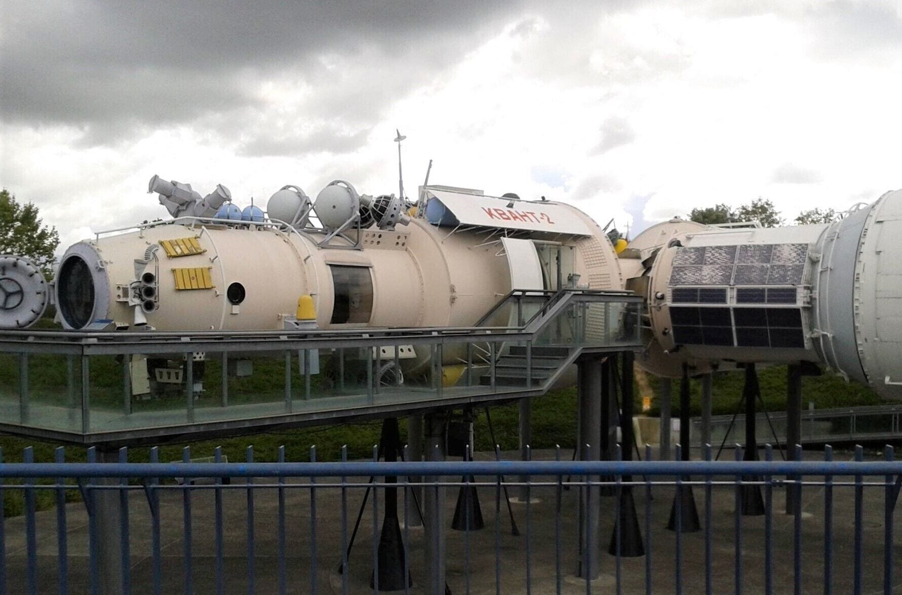 Mir replica, one of the most interesting sights in the Cité de l'Espace. Mir was a space station that operated in low Earth orbit from 1986 to 2001, owned by the Soviet Union and later by Russia. It was the first modular space station and was assembled in orbit from 1986 to 1996. Until 21 March 2001 it was the largest satellite in orbit, succeeded by the International Space Station (ISS) after Mir's orbit decayed. #MidiPyrénées