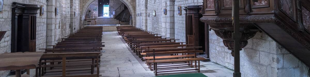 Chancelade - Abbaye - Nef et Chaire