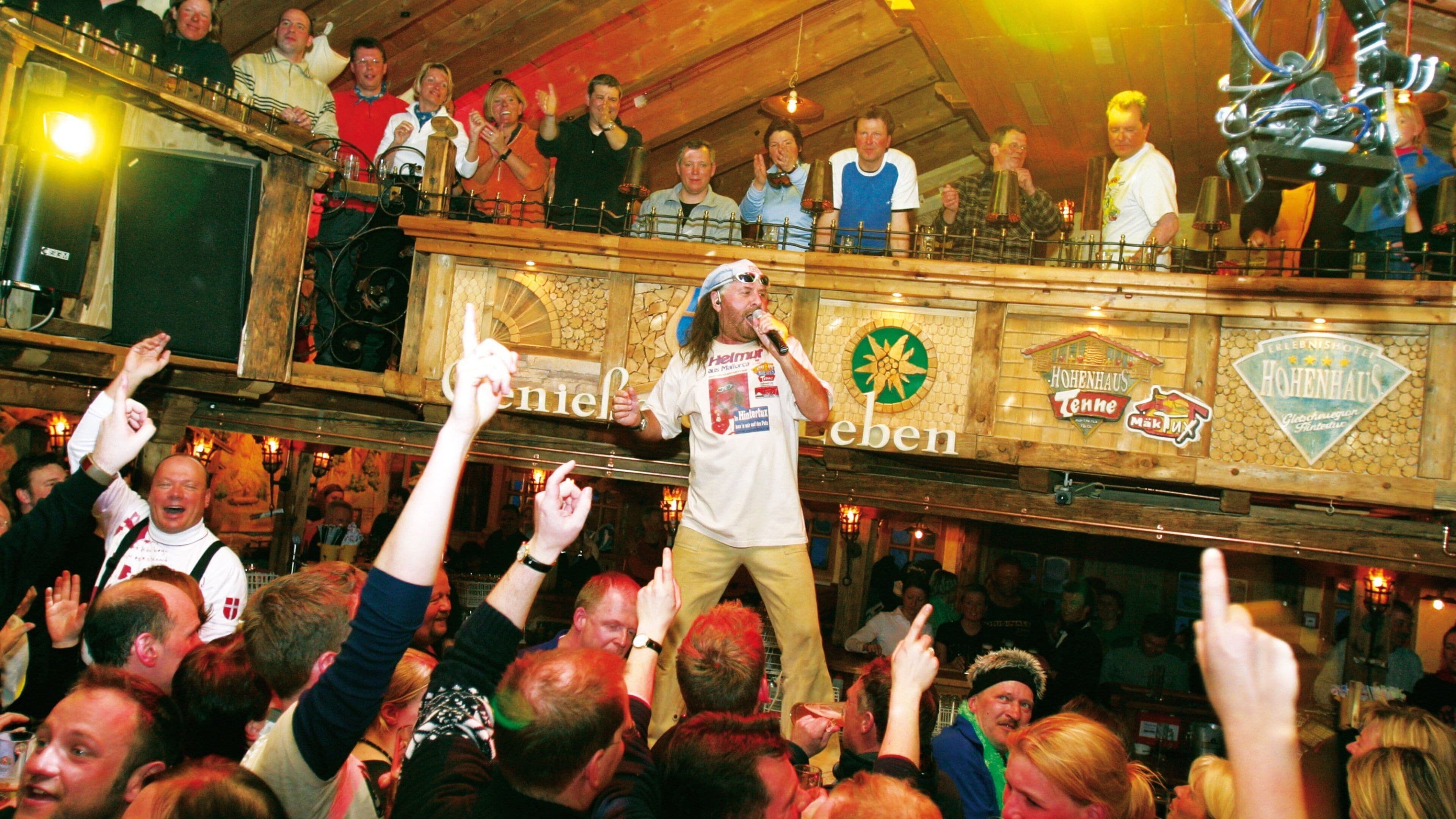 Hintertux featuring performance art, music and interior views