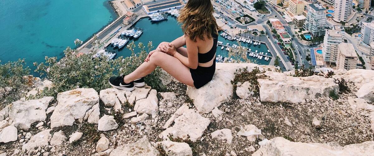 If you ever find yourself in the Northern Costa Blanca region of Spain, you must visit this small and charming seaside town under the name of Calpe. This town has wonderful beaches and many cool resorts. However, if you have a limited time in the area, this hike is a must. Its a wonderful climb with fabulous views of surrounding areas. It takes about two hours to reach the top. There are cool tunnels, some narrow paths, ropes, and a bit of rock climbing at the end but it seems doable for all fitness levels. #AboveItAll