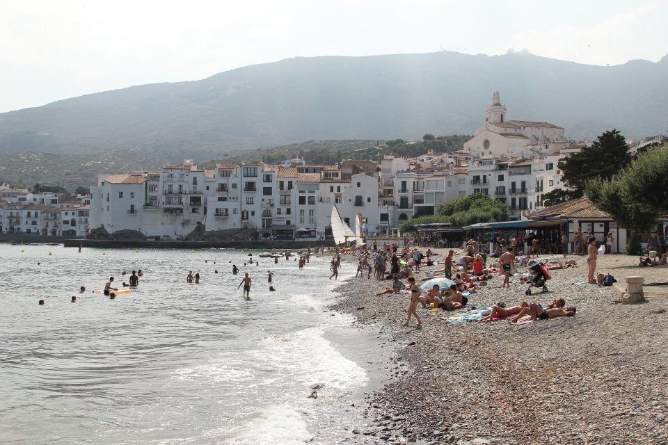 0_Beach-in-Cadaques_Spain