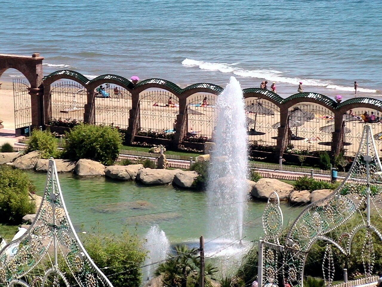 This is a a photo of a beach in the Land of Valencia, Spain, with id: