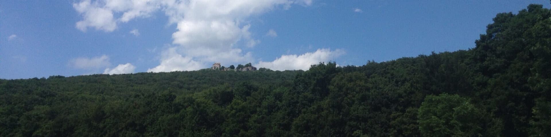 This medieval castle was built in the 13th century, was rebuilt having been destroyed by fire during the 18th century, and has been in ruins since demolished by Napoleon’s Army in 1809. Whilst only some of the masonry remains today, it’s a popular destination or stop for hikers.
#malekarpaty