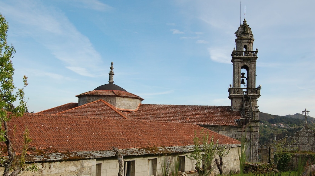 Igrexa parroquial de San Miguel de Albarellos, no concello de Boborás