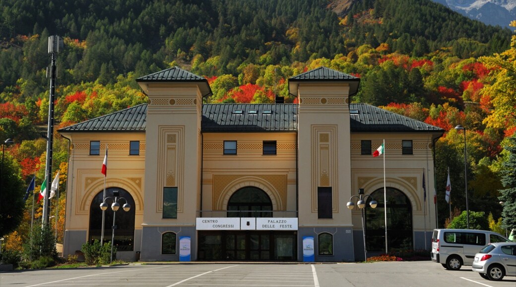 Bardonecchia mit einem moderne Architektur