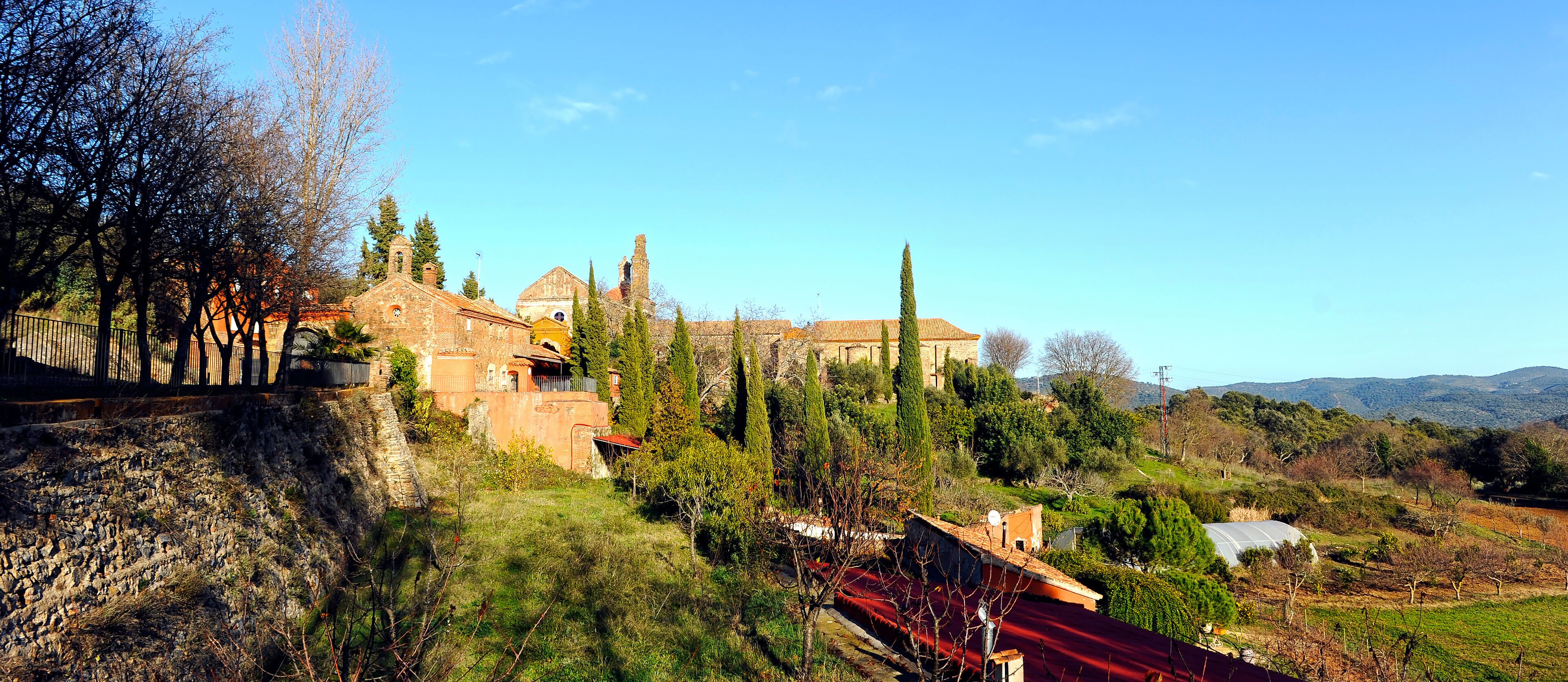 Panoramica de la Cartuja de Cazalla de la Sierra, Sevilla, España